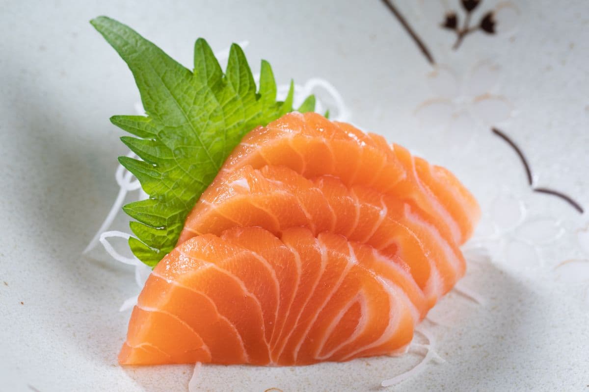 B06. Salmon Sashimi