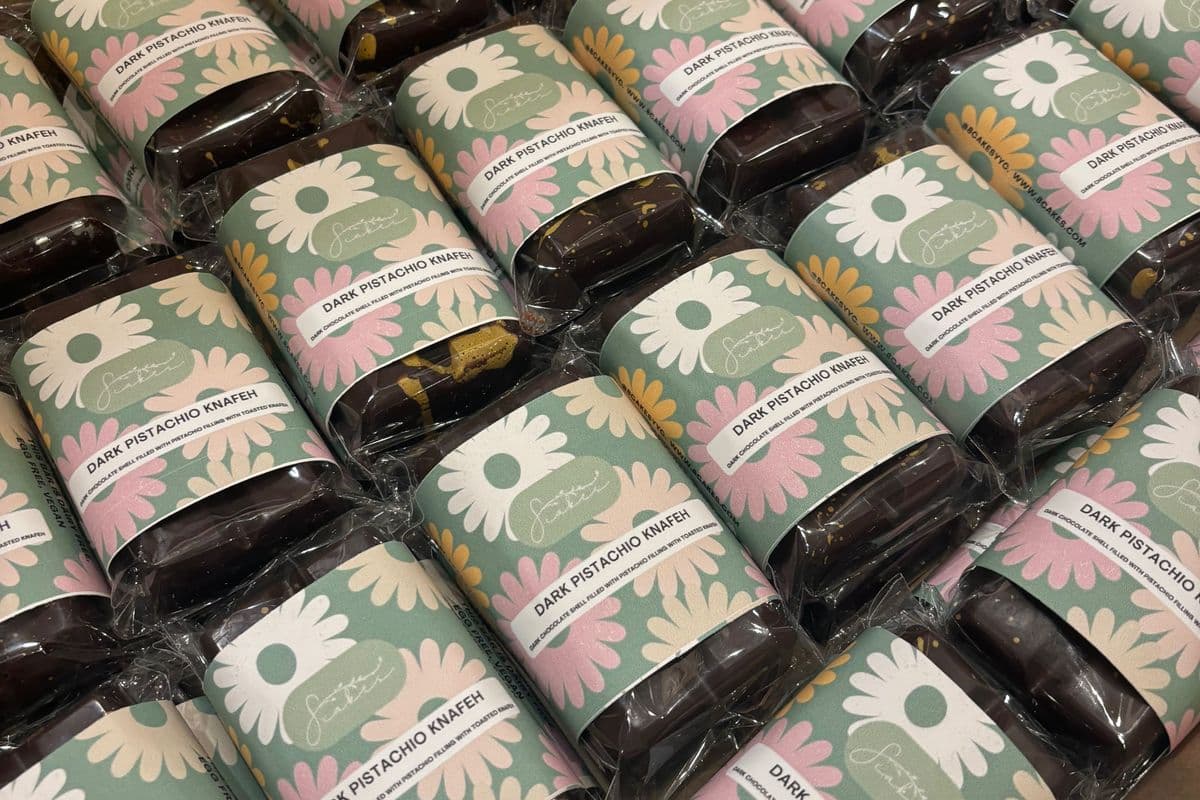 Milk Pistachio Knafeh Chocolate Bar (180g)