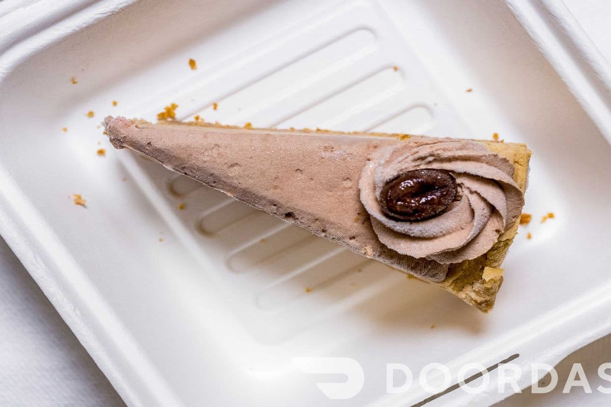 Chocolate Cheese Cake Slice (113grams) (390 Cal)