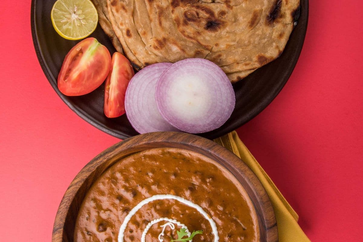 Lacha Prantha with Dal Makhni (2 pcs)