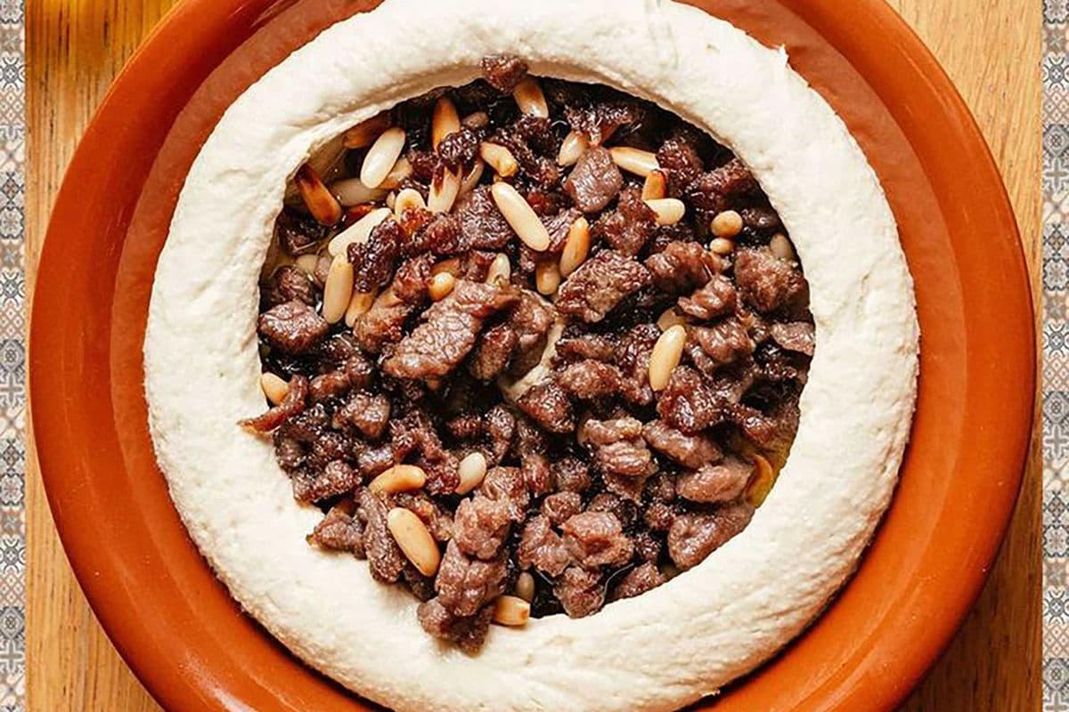Hummus with ground beef