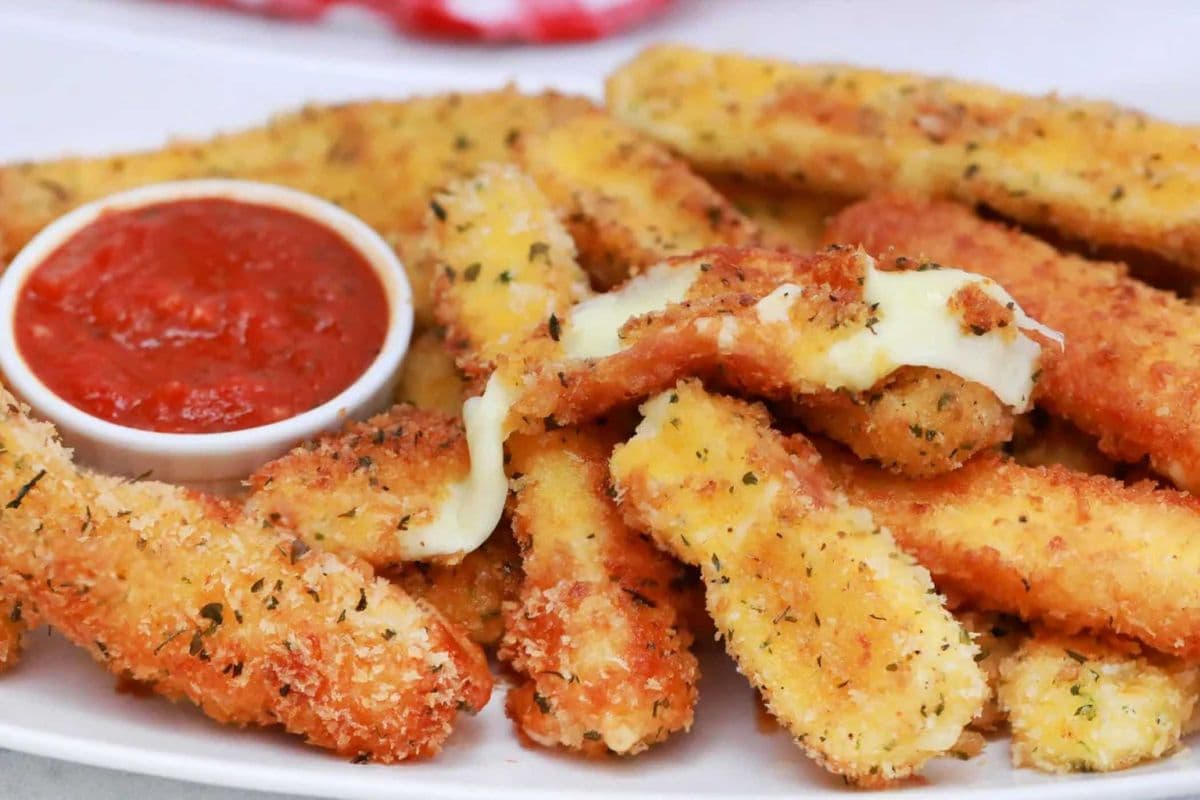 Mozza Sticks (6 pcs)