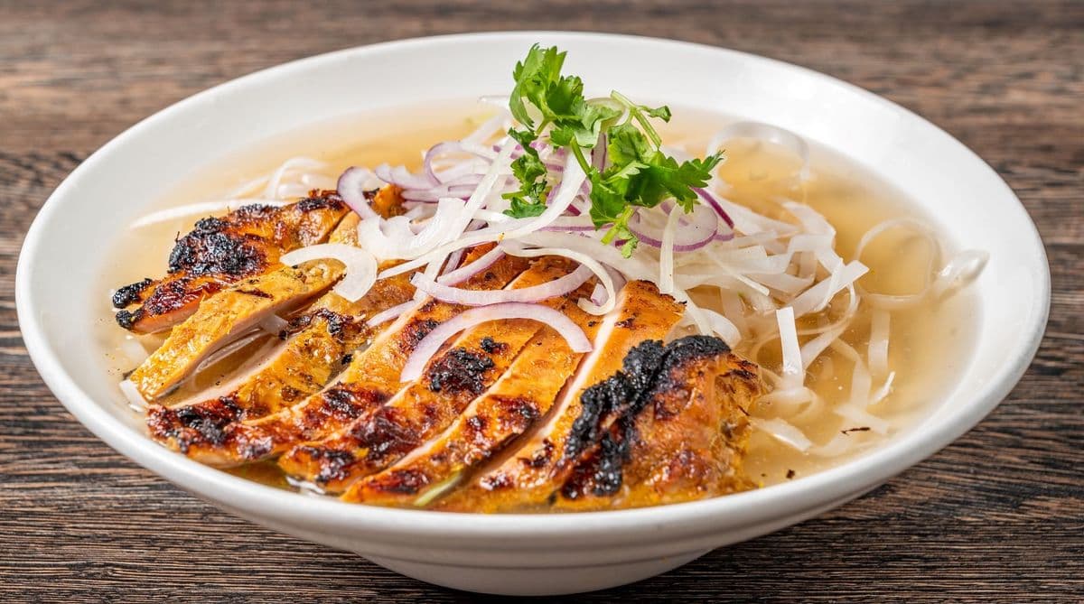 C4. Pho Grilled Lemongrass Chicken - OO