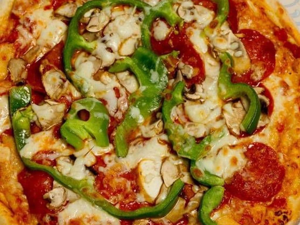 Deluxe Pizza (Small)