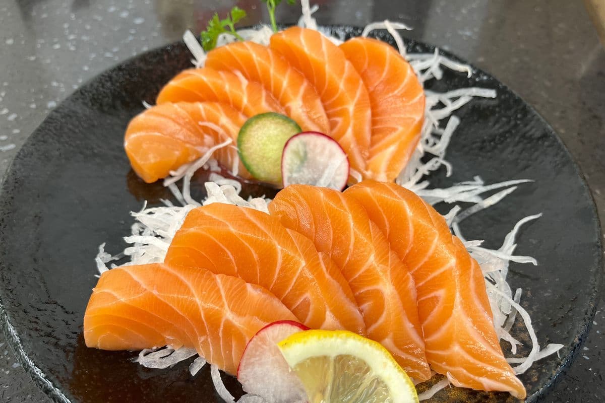 Salmon Sashimi (9 pcs)