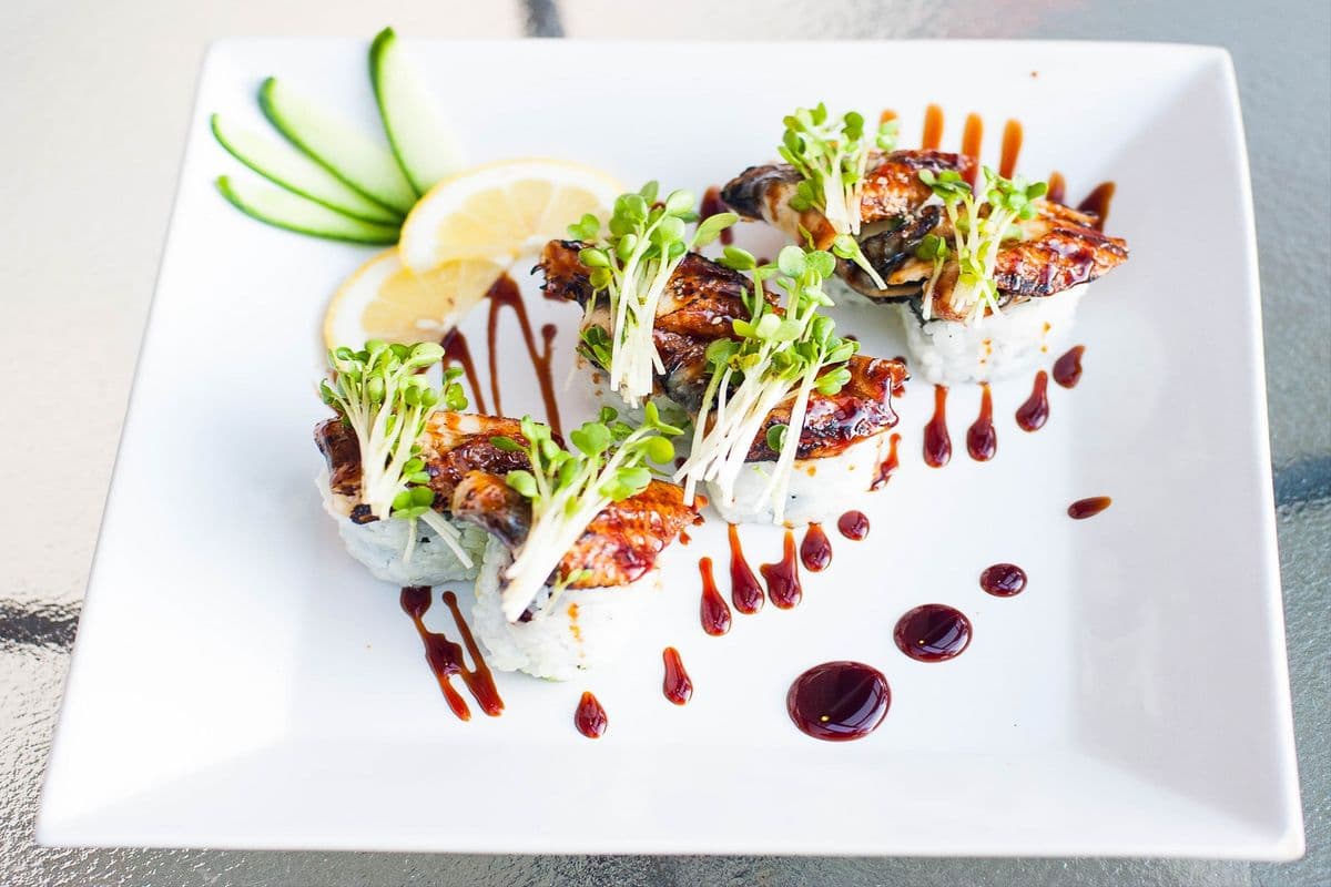 Dancing Unagi Roll