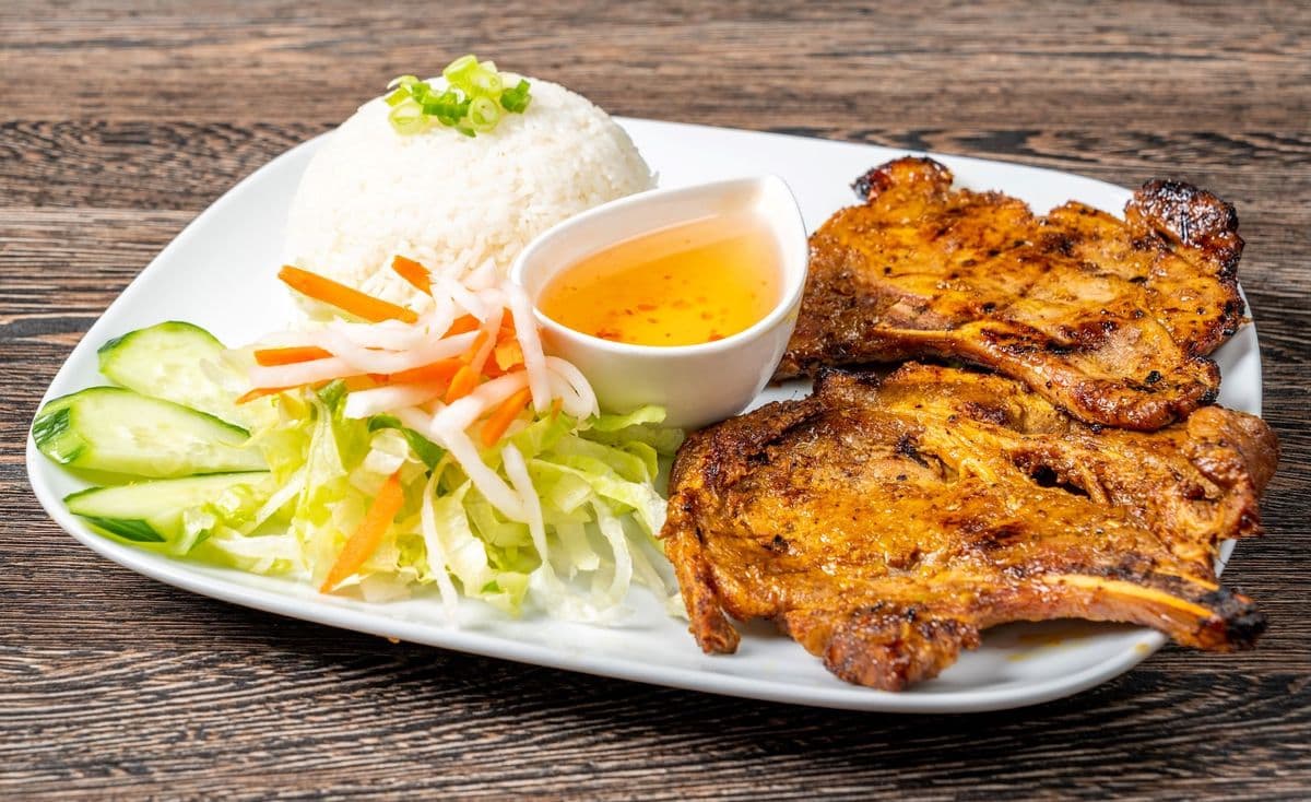 R2. Grilled Pork Chop Rice - OO