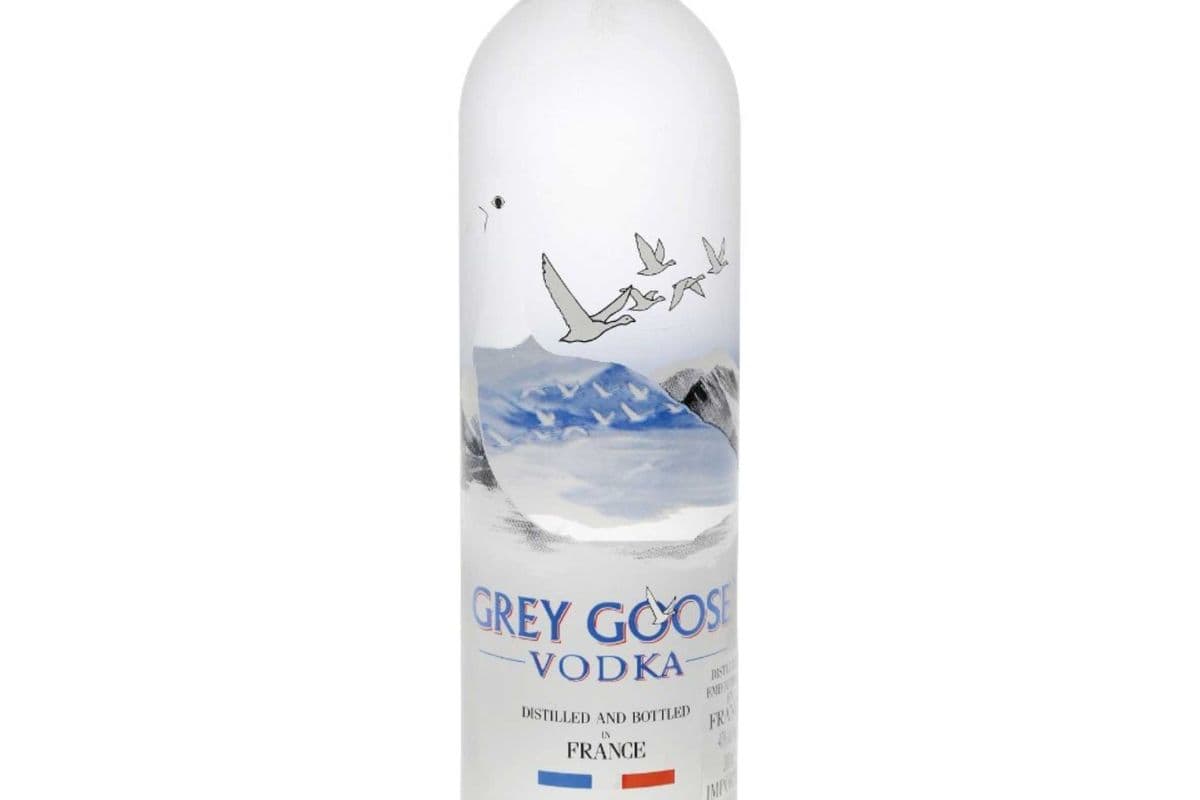 Grey Goose Vodka (1 x 200 ml Bottle)