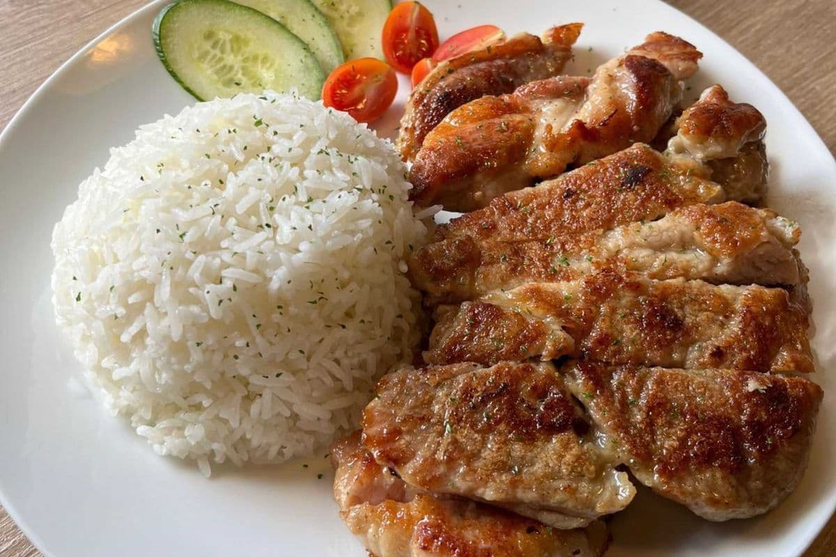 Pan Fried Chicken Thigh /Pork Chop 香煎雞扒/豬扒