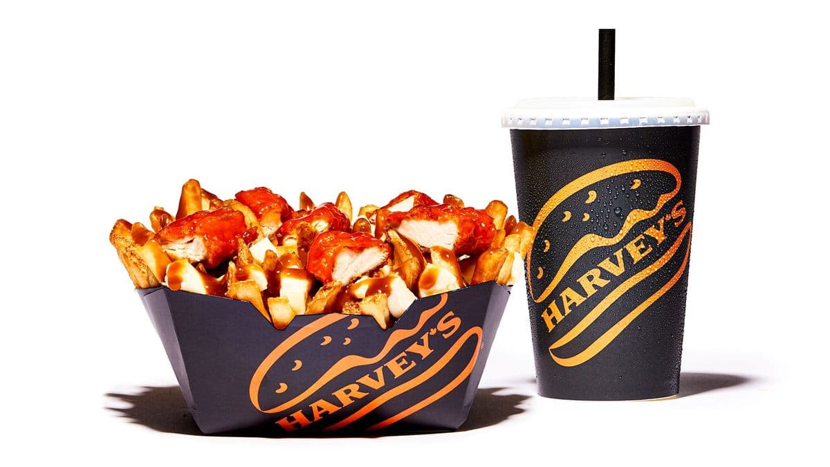 Regular Buffalo Chicken Poutine Combo 850-1120 cals