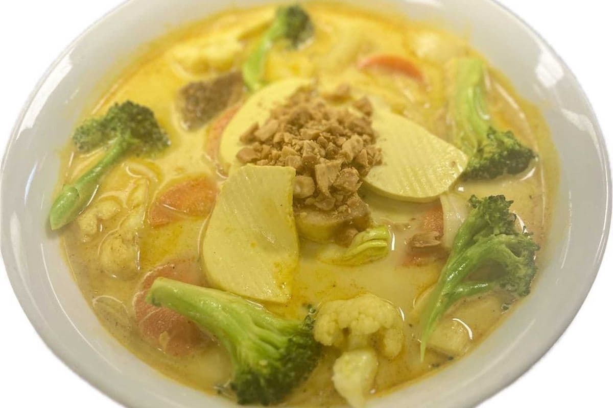 50V. Curry Veg Soup