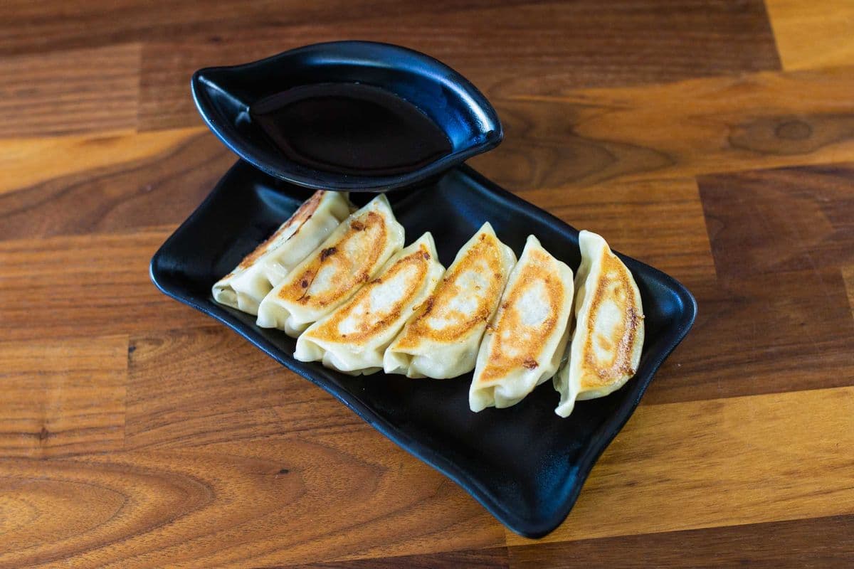 Pan-Fried Pork Dumplings (香煎肉饺)
