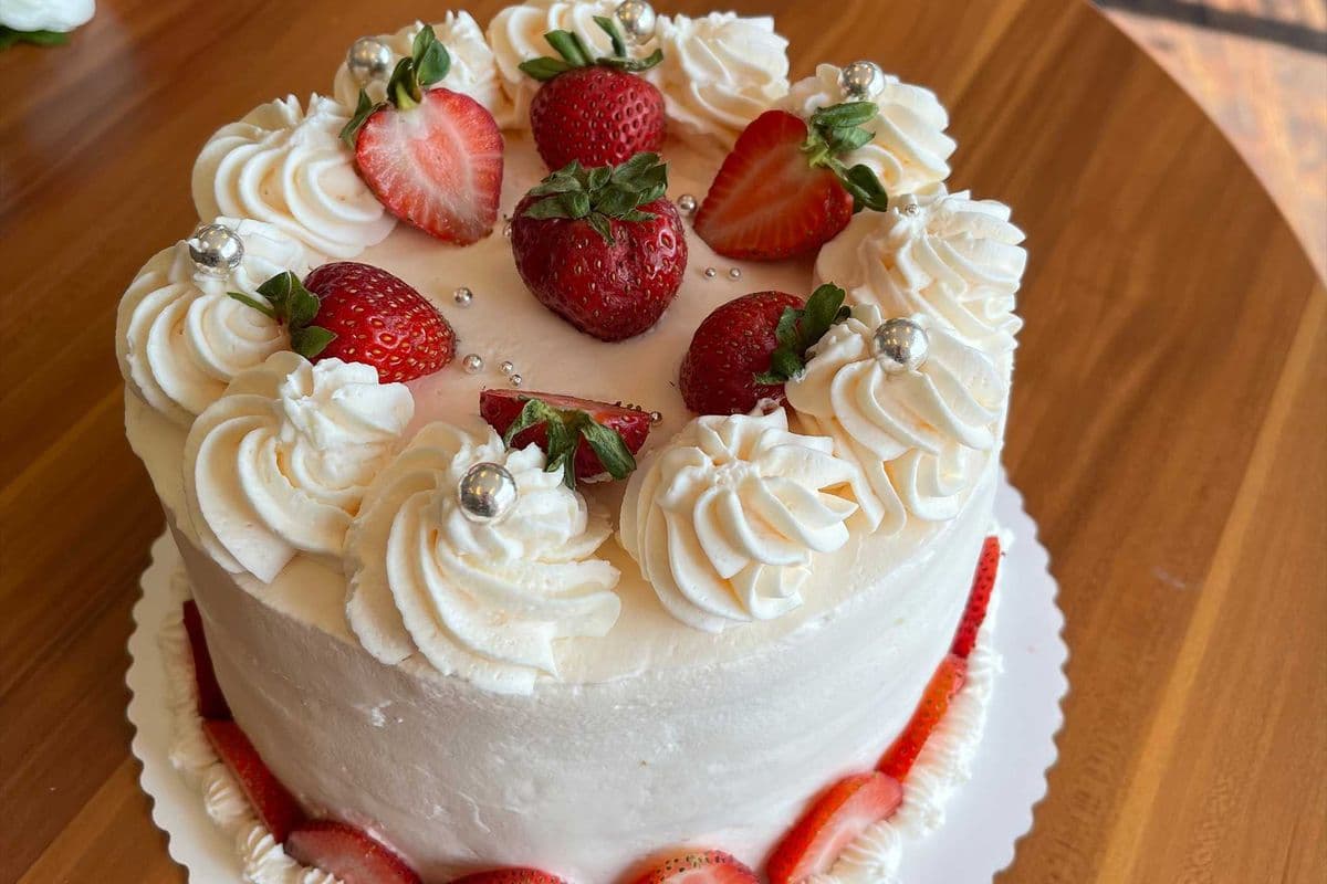 Strawberry Fresh Cream Cake
