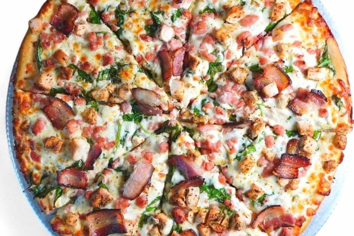 12" Medium Bianco Chicken Bacon Pizza