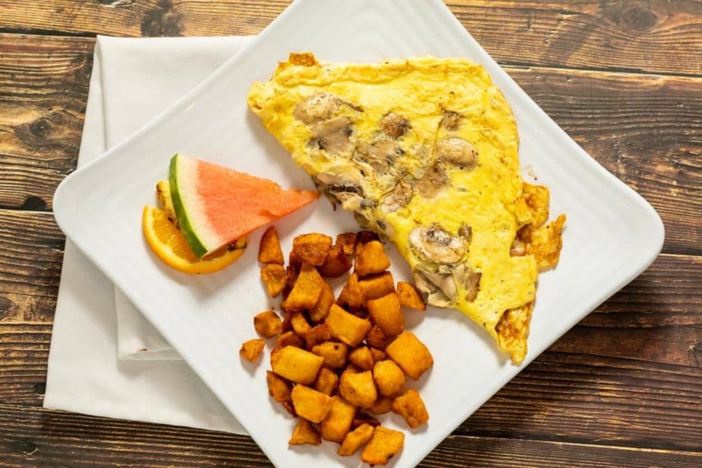 Omelette des Champignons et Fromage Suisse / Mushrooms and Swiss Cheese Omelette
