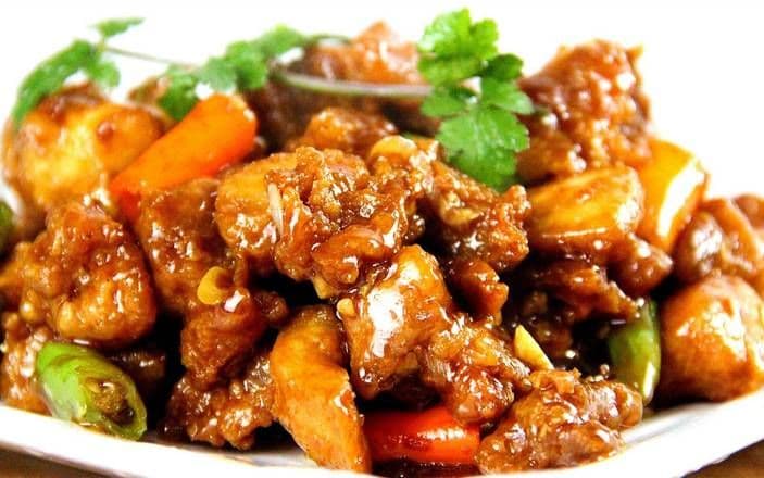 Poulet général tao avec du riz/General tao Chicken with rice / Poulet général tao avec du riz/General tao Chicken with rice