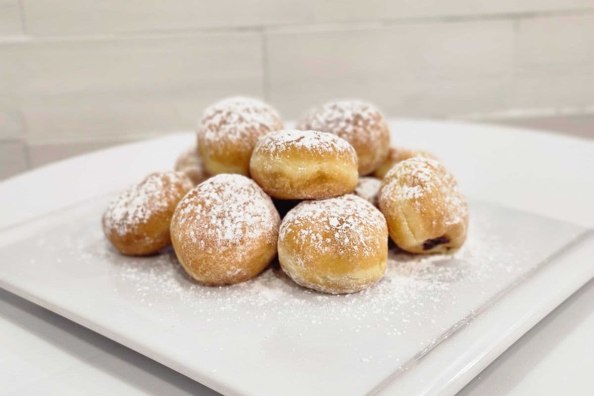 Hazelnut beignet 12pcs (pack of 12)