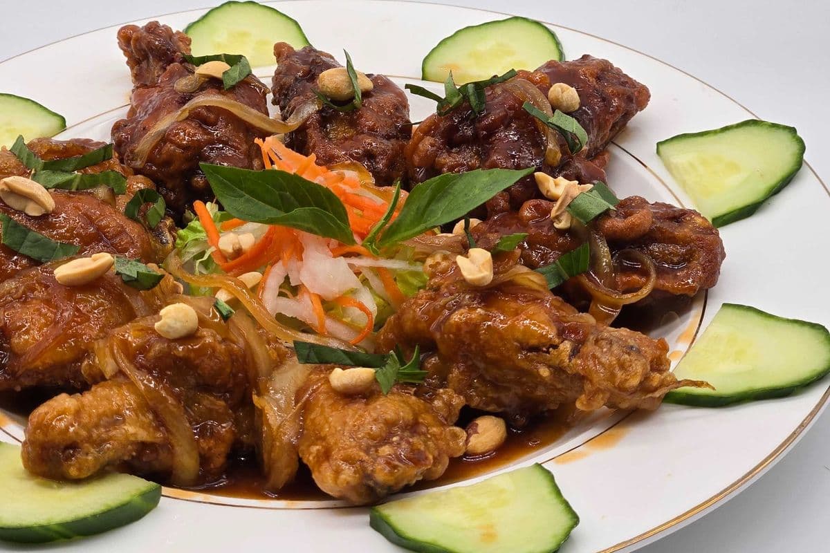 H14 - Crunchy Chicken With Special Tamarine Sauce - Gà Sốt Me