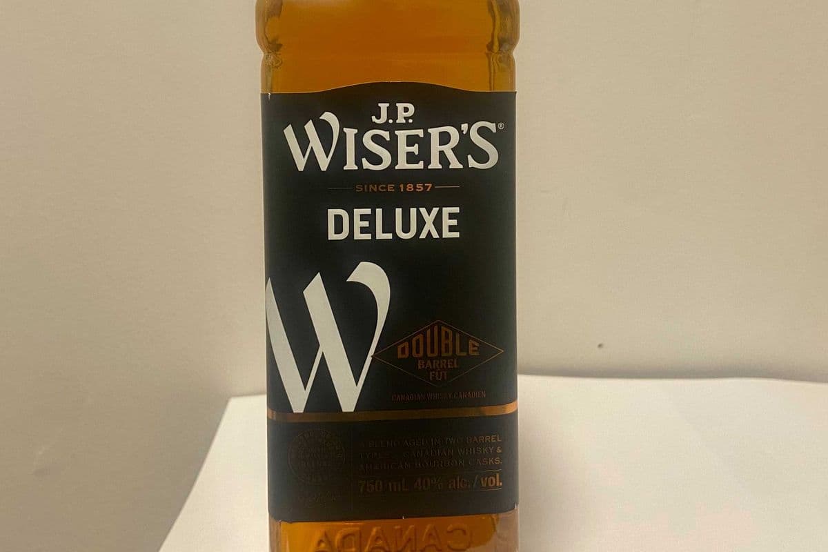 WISERS DELUXE - 750 ML (1 x 750 ML)