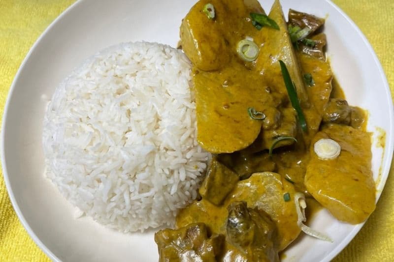 Curry Beef Brisket on Rice (咖喱牛腩碟头饭)