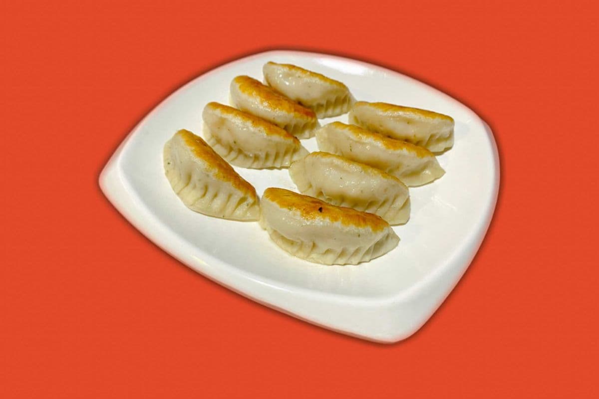 D18. Pan-Fried Chicken Potstickers (8 pcs)