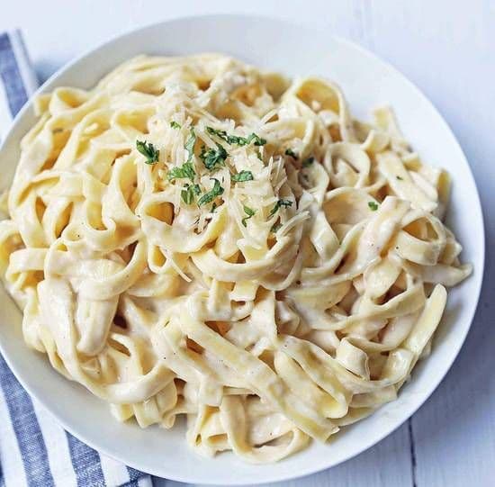 FETTUCCINE ALFREDO GRANDE / FETTUCCINE ALFREDO GRANDE