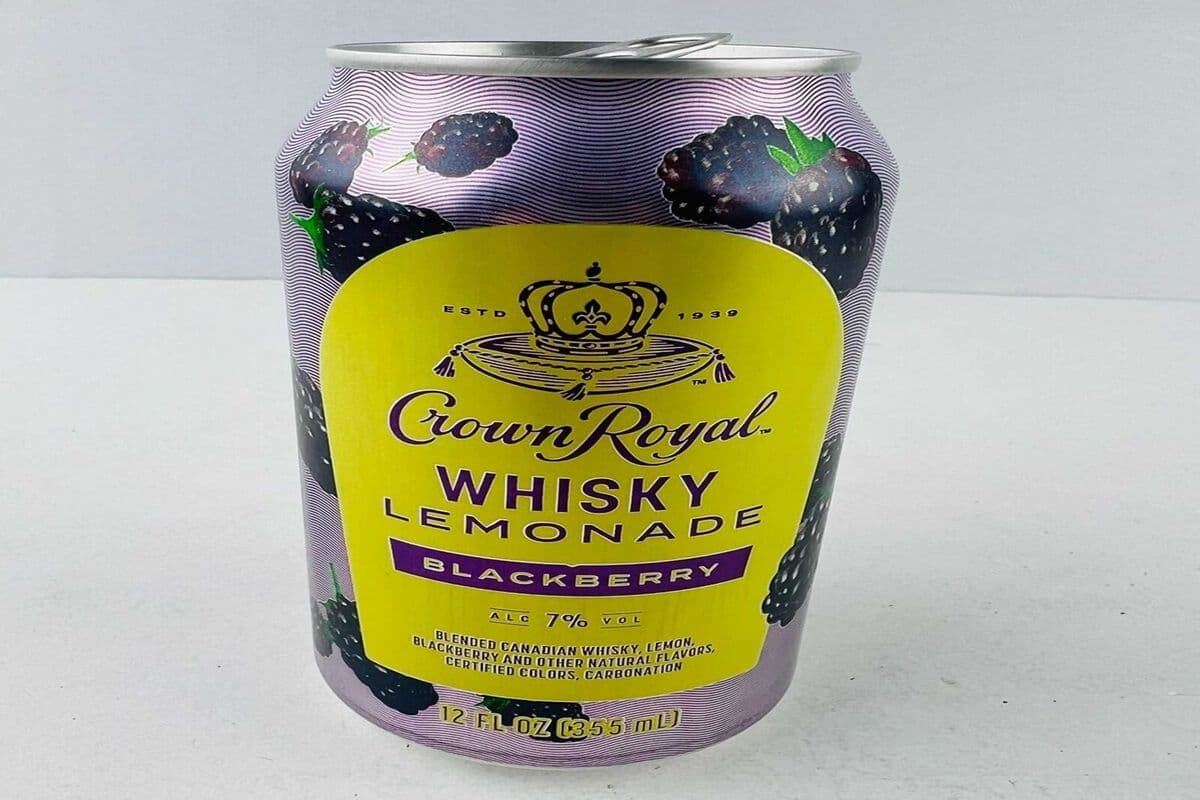 CROWN ROYAL BLACKBERRY WHISKY LEMONADE 473 ML (1 x 473 ML)