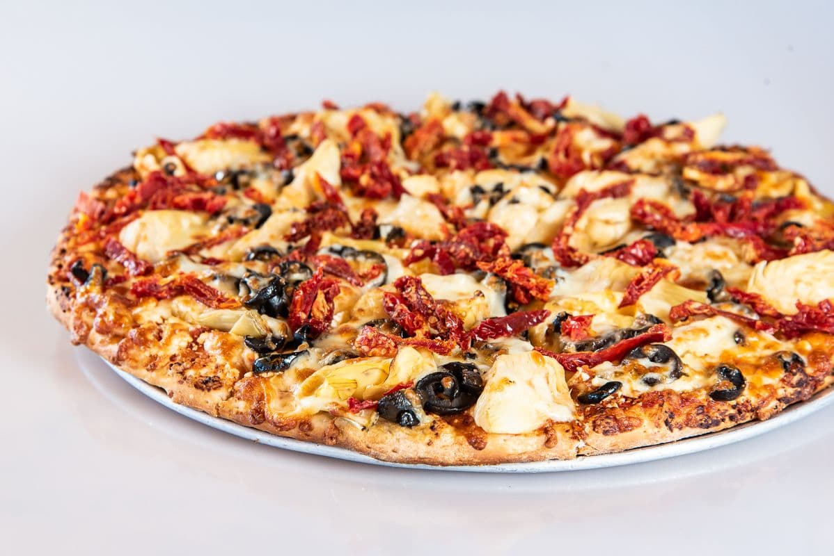 13" The Mediterranean Pizza