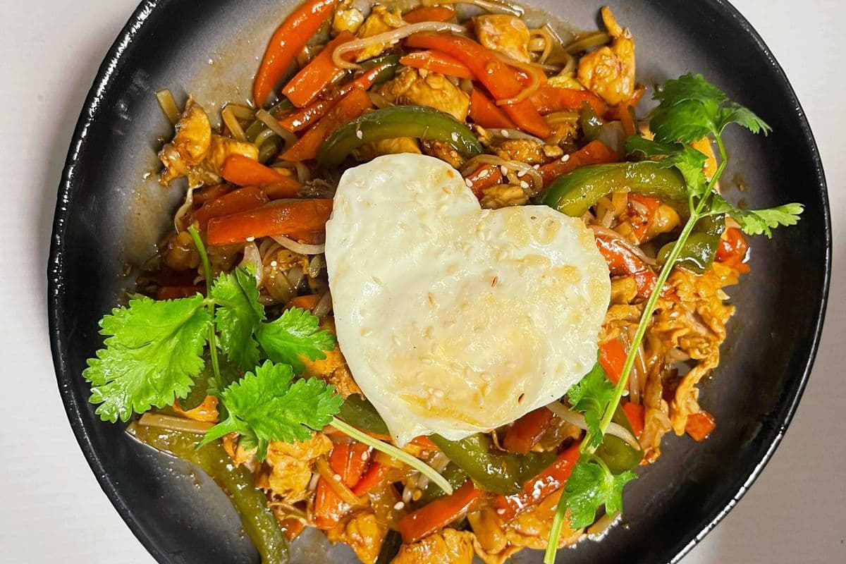 Chicken Pad Thai (peanut)