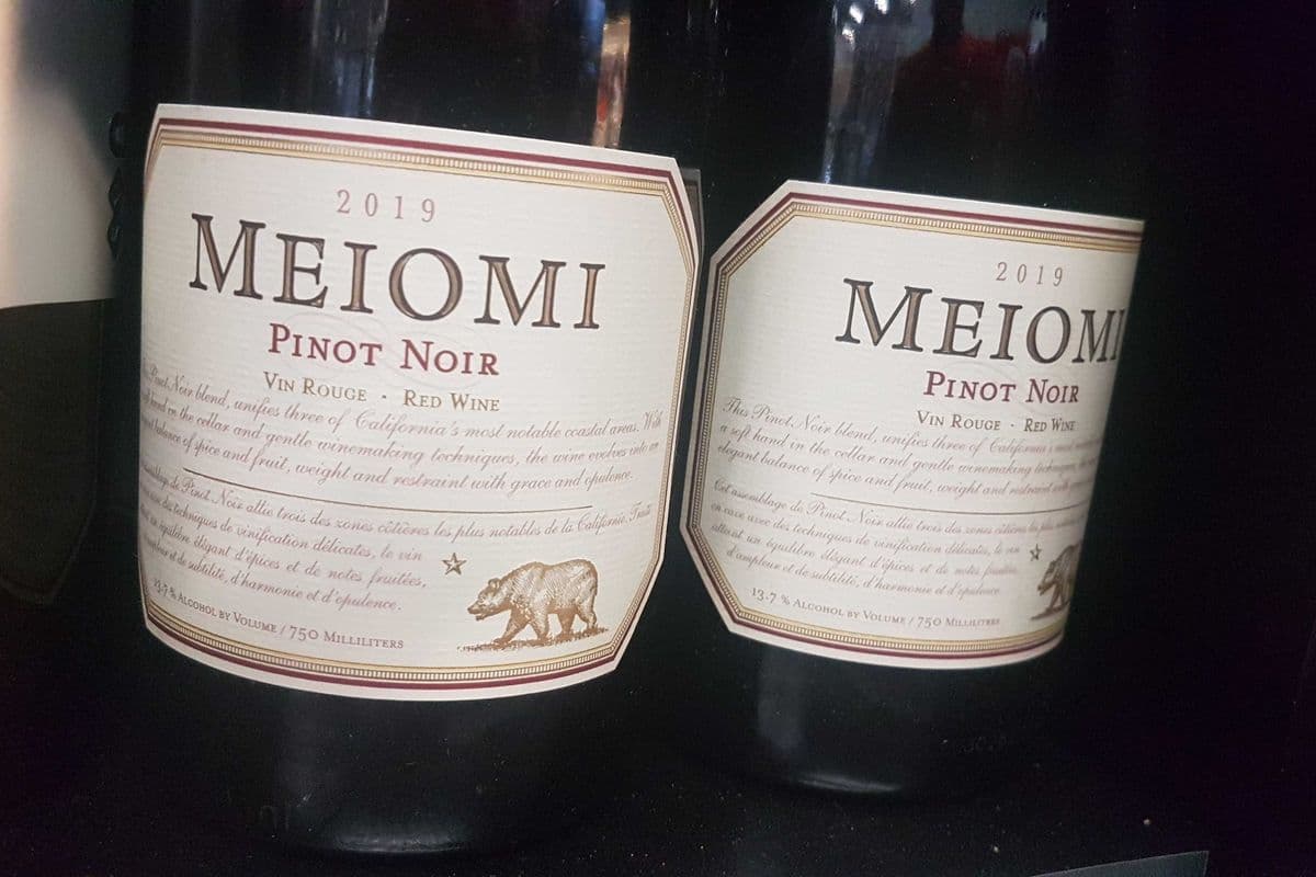 Meiomi Pinot Noir (750 ml Bottle)