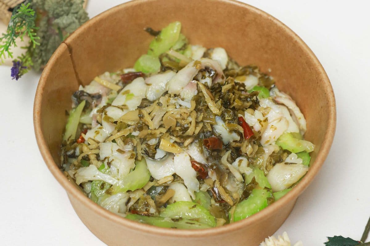 【F6】Stir-fried fillet with pickled cabbage雪菜爆炒鱼片
