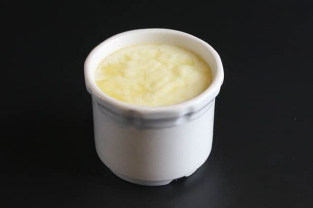 Stewed Egg White with Milk and Ginger Sauce (Hot Only) 薑汁撞奶