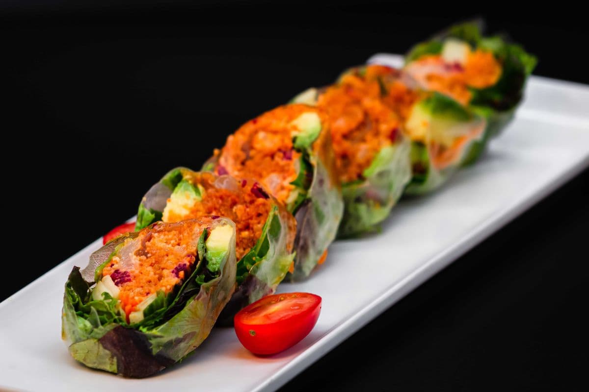 Spicy Scallop Rice Paper Roll