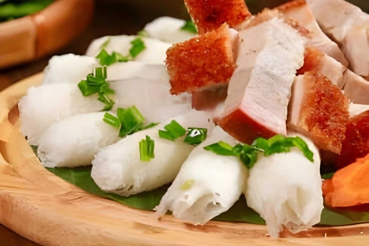 M05 - Crispy Golden Pork Belly (Heo Quay Da Giòn)