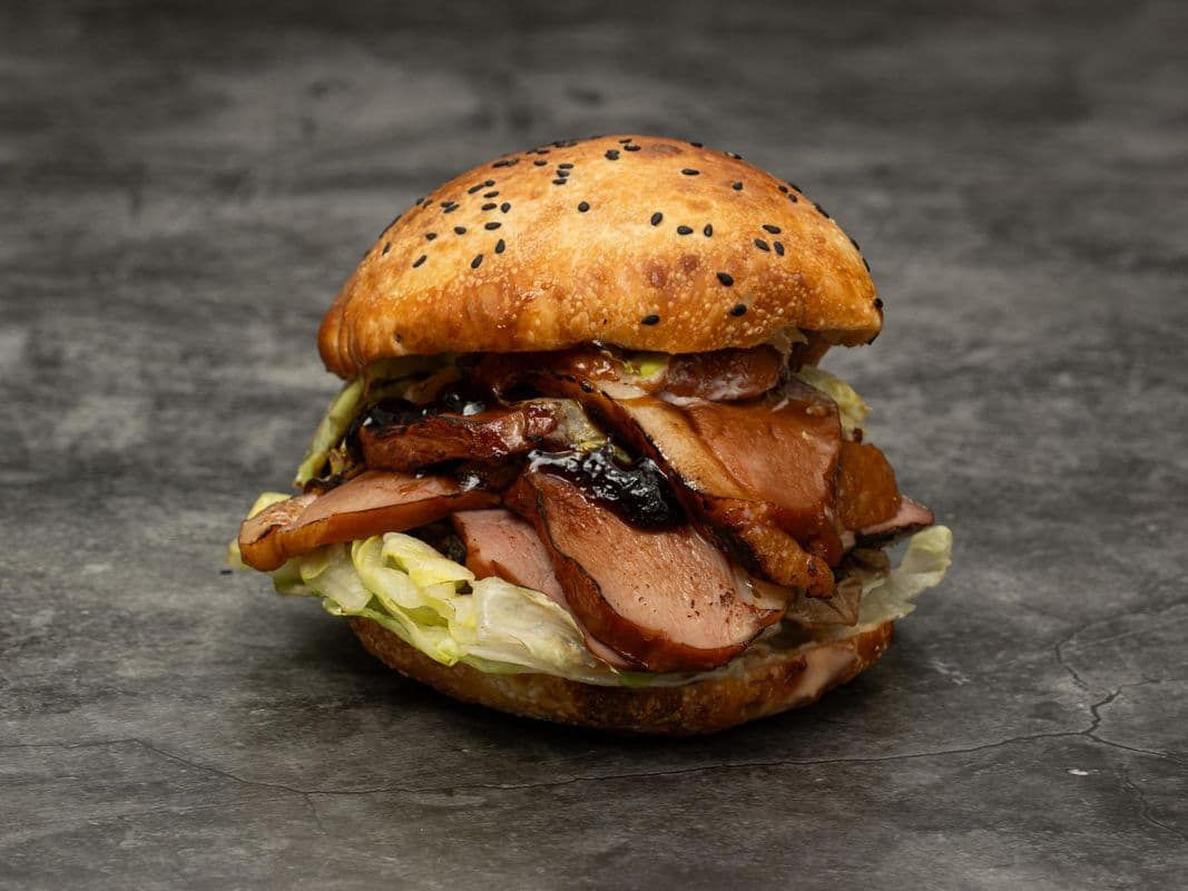 6.Signature Duck Sandwich / 6.招牌鸭肉堡