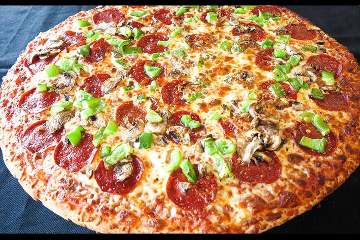 10" Small Deluxe Pizza