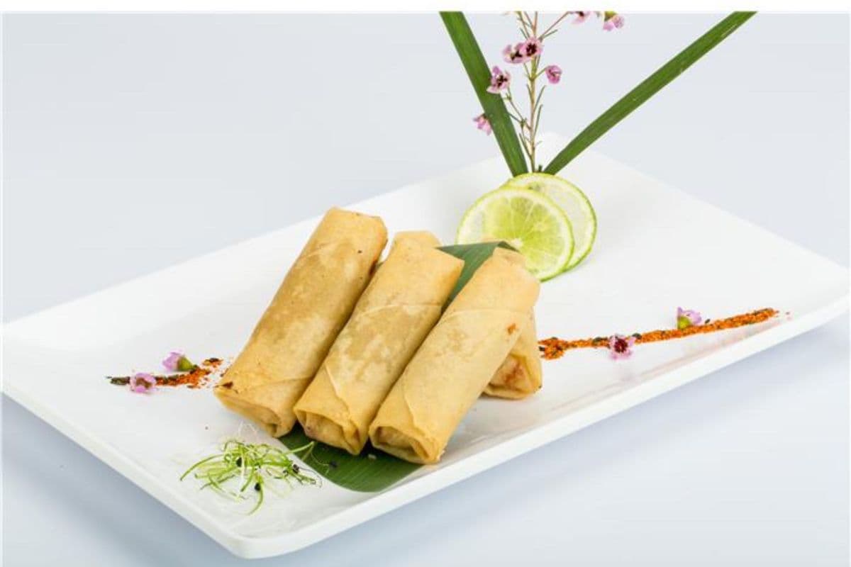 A9. Vegetable Spring Roll (8 Pcs)