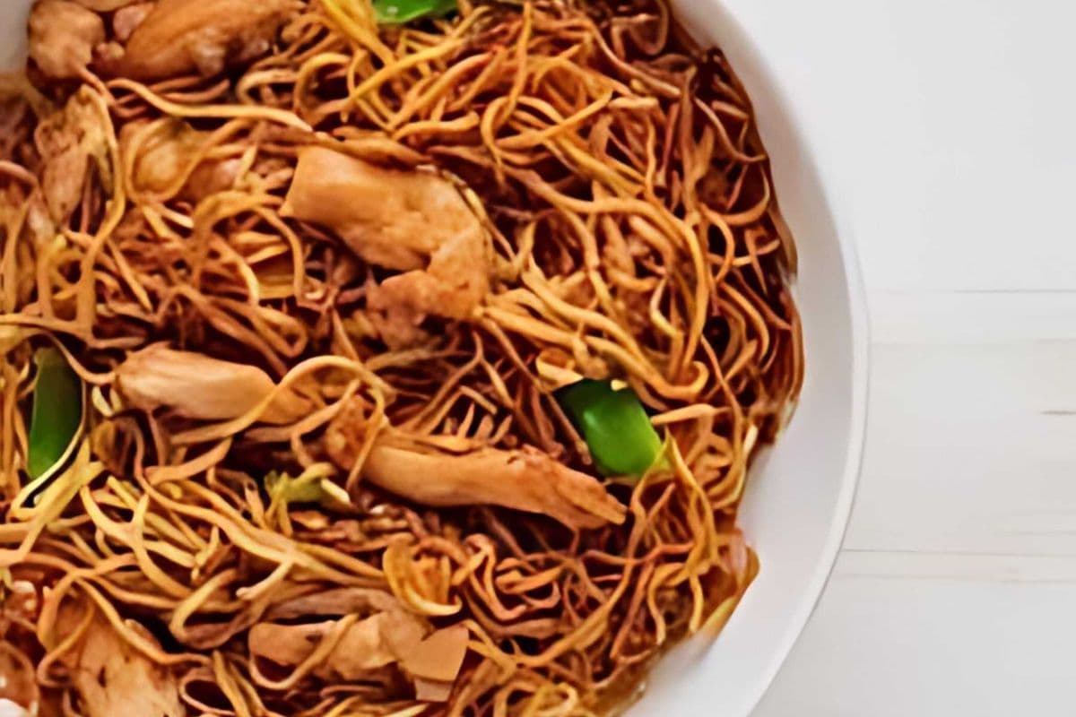 CHICKEN CHOW MEIN