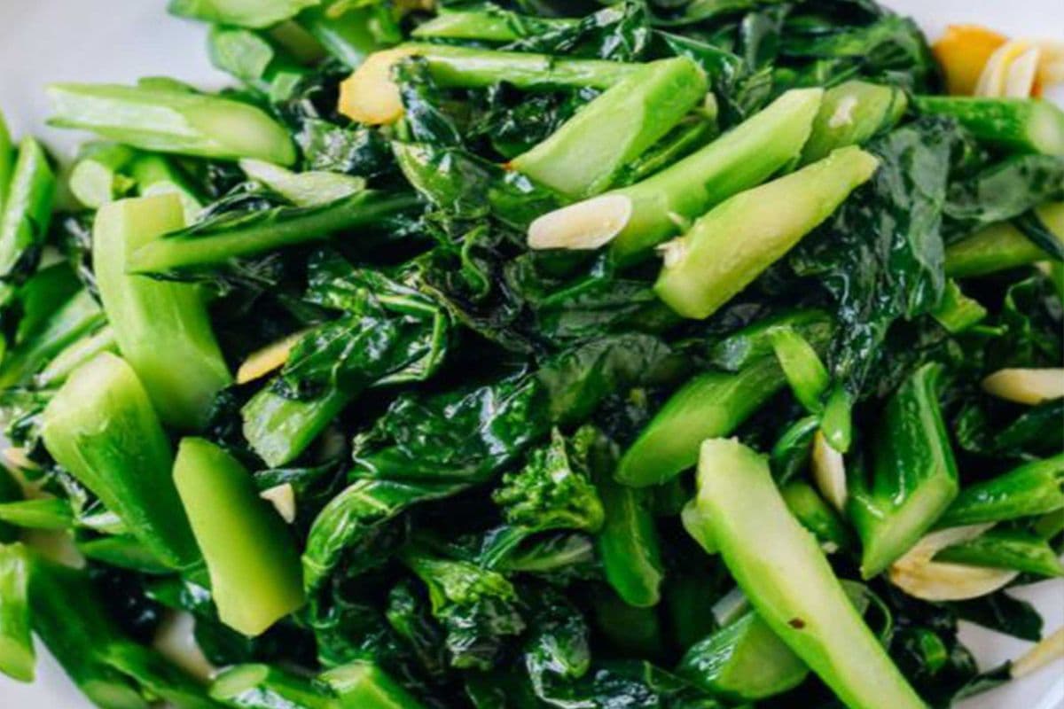 Stir Fried Gai-Lan with Garlic 蒜炒芥蘭