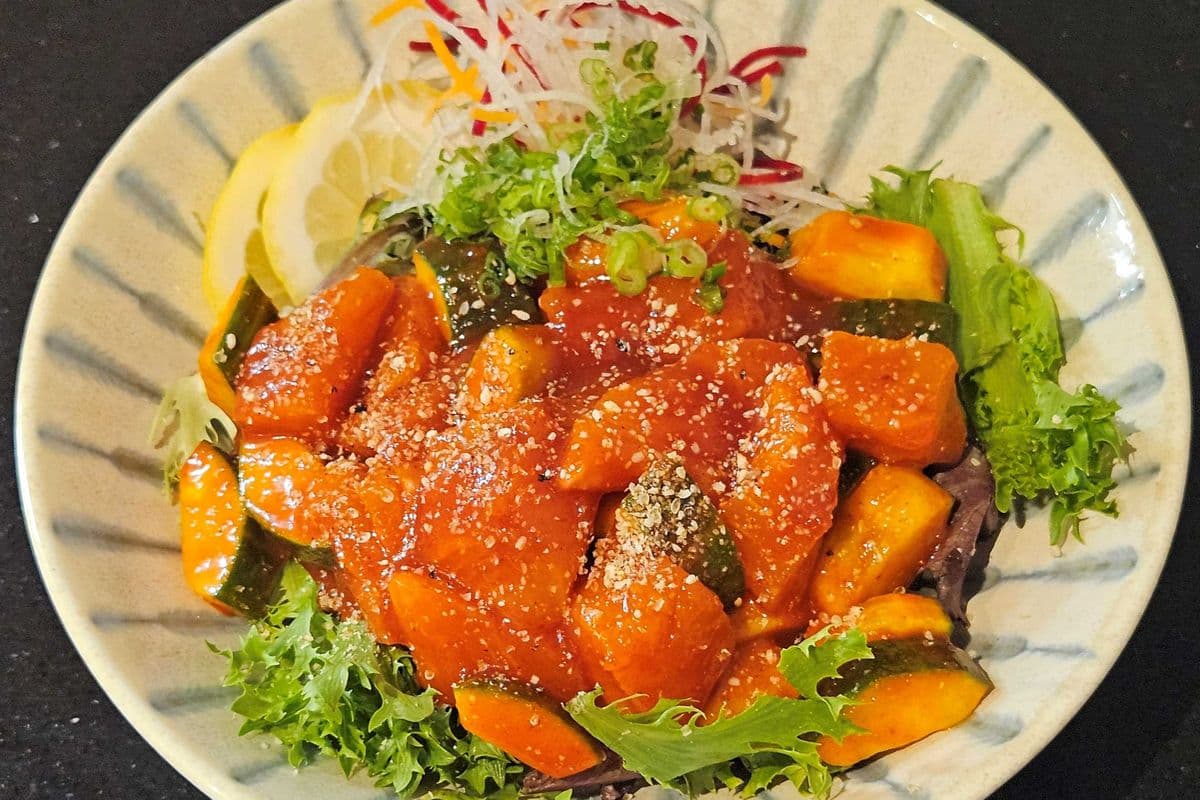Spicy Salmon Donburi