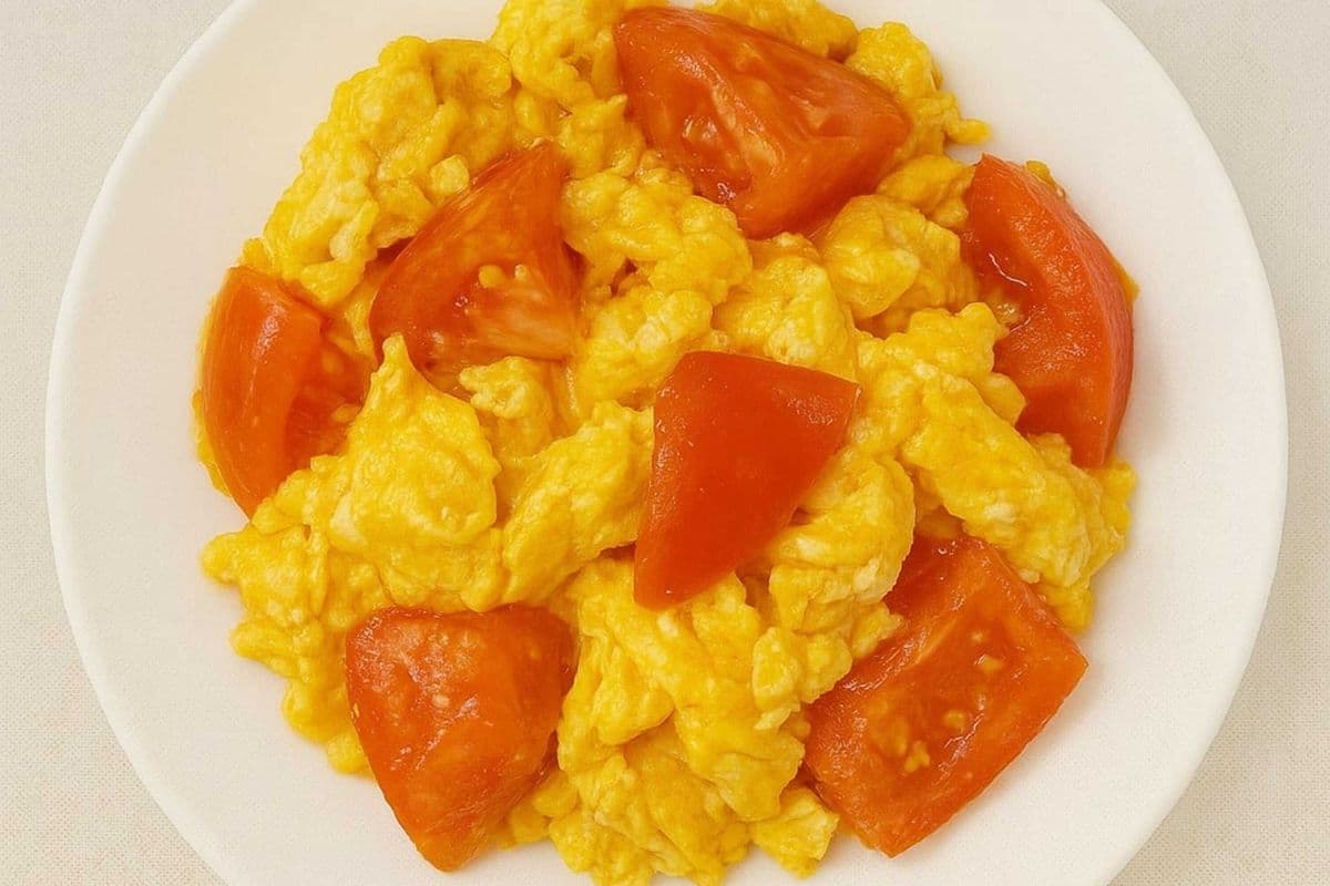 V17. Stir Fried Tomato and Scrambled Eggs - 番茄炒雞蛋