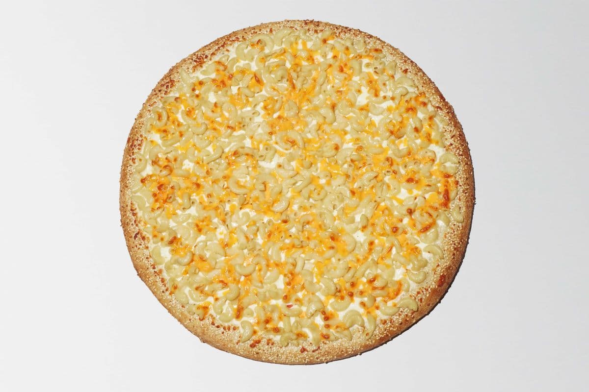 Large Macaroni and Cheese Pizza