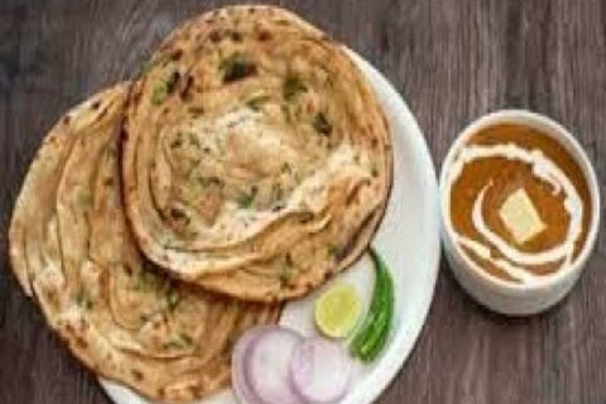 Dal Makhani with 1 Pc Lachha Paratha