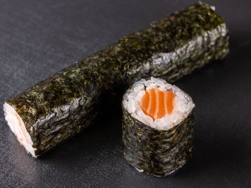 Salmon Hosomaki