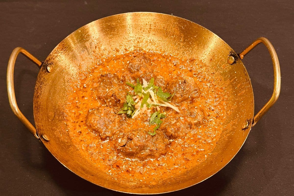 Shinwari Kebab Karahi (chicken or beef ) with 1 Naan