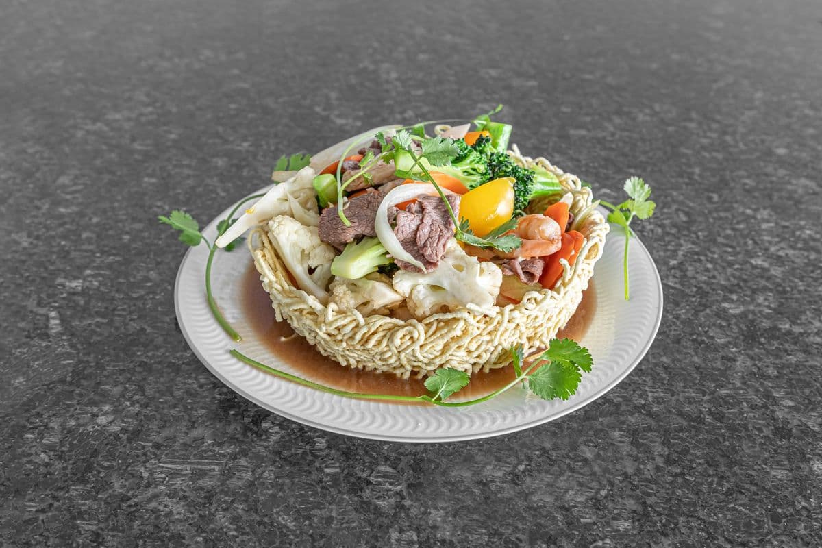 120. House Special Beef. Chicken and Shrimp with Vegetable on Soft on Crispy Noodles