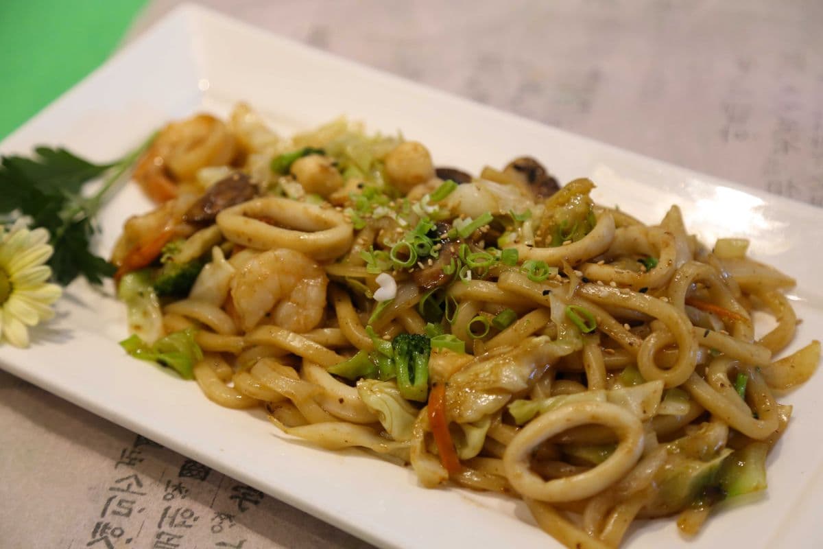 Seafood Yaki Udon