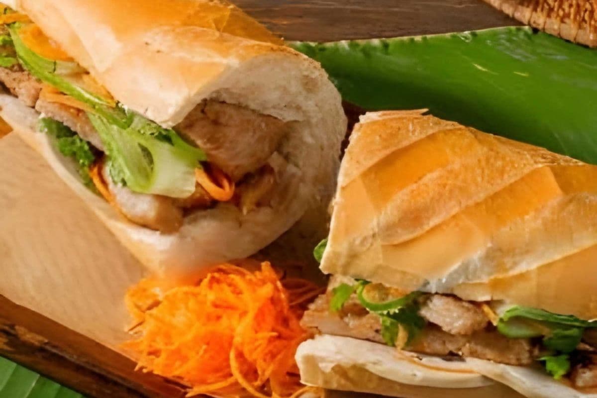 B03 - Roasted Chicken Sub (Bánh Mì Gà Nướng)