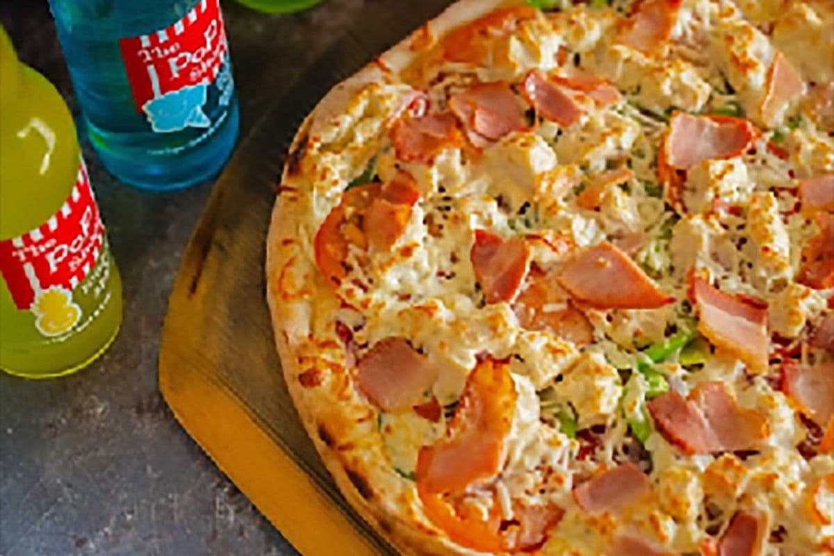 16" Chicken Caesar Pizza (12 slices)