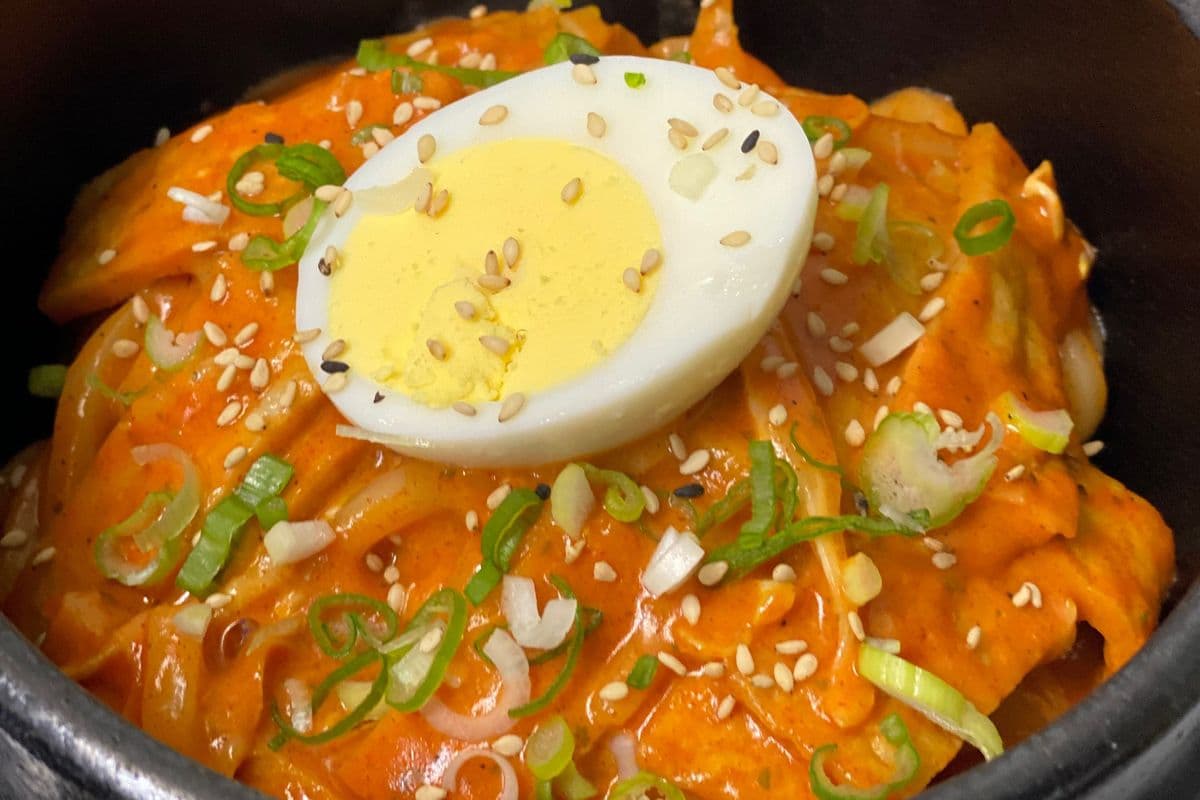 13. Rose Tteokbokki Udon -New menu-